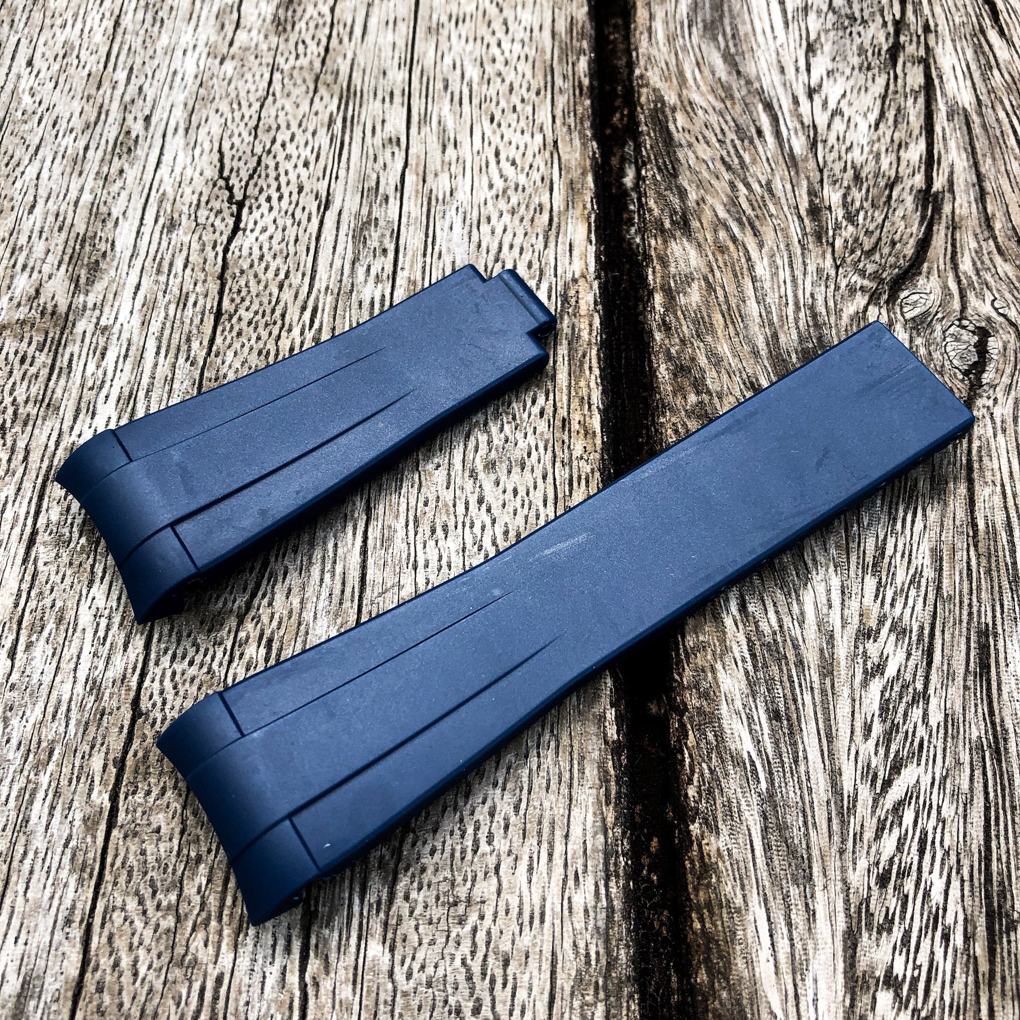 Aqua Series | Blue Rubber Watch Strap For Rolex with Curved End - Samurai Vintage Co.