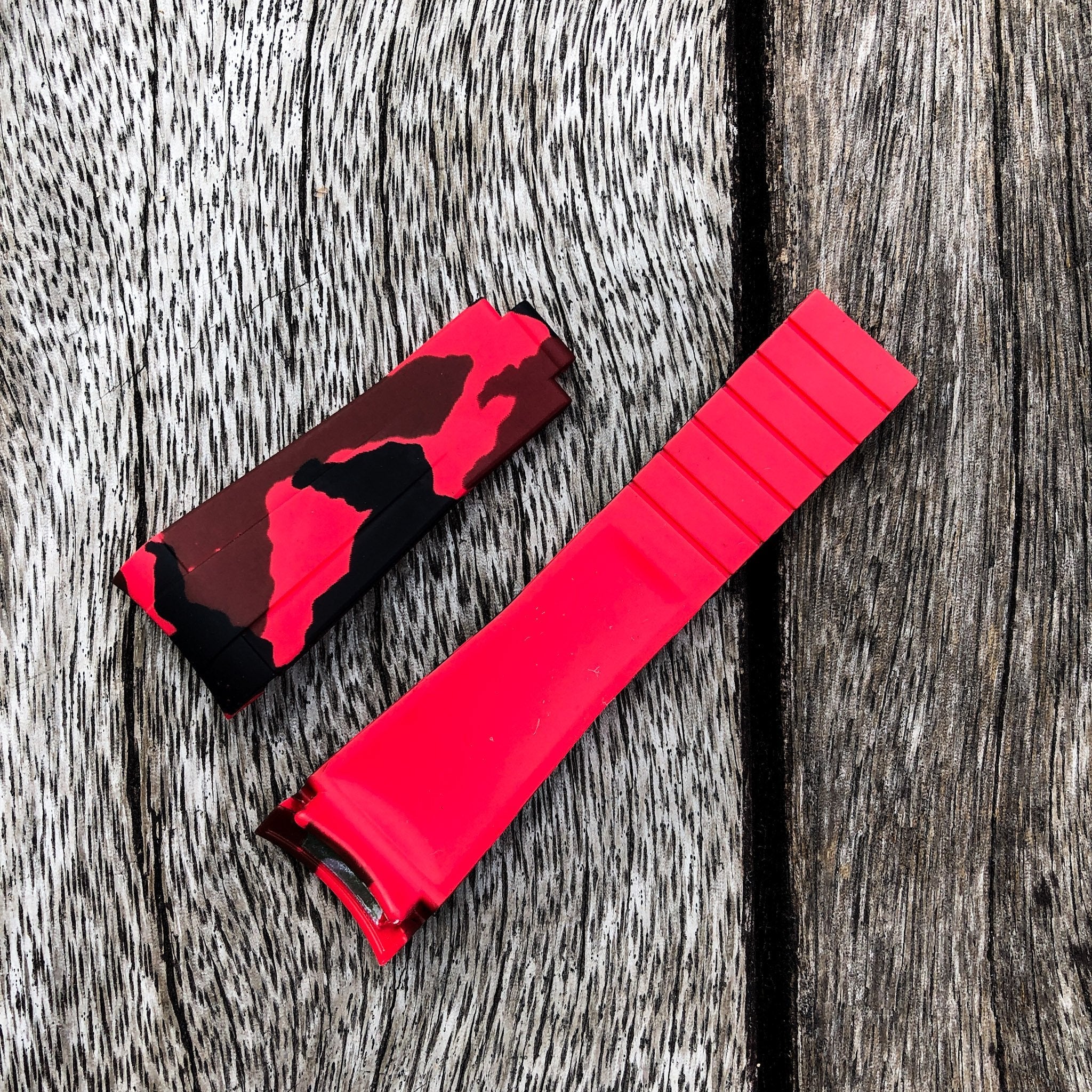 Aqua Series | Red Camouflage Rubber Watch Strap For Rolex with Curved End - Samurai Vintage Co.