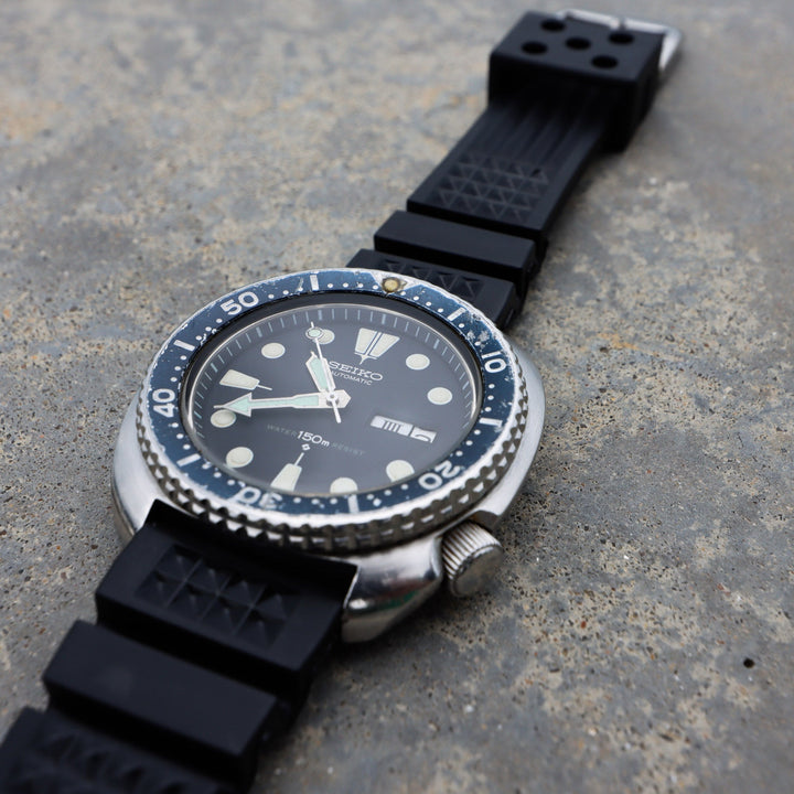 Black Waffle with diving extension | Flexi Rubber Series Watch Strap For Seiko - Samurai Vintage Co.