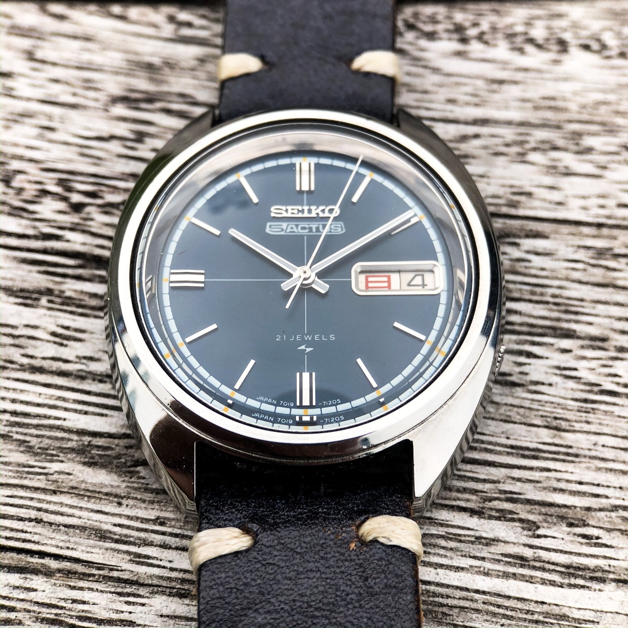 Vintage Watch | Seiko 5 Actus 7019 - 7120 - Samurai Vintage Co.