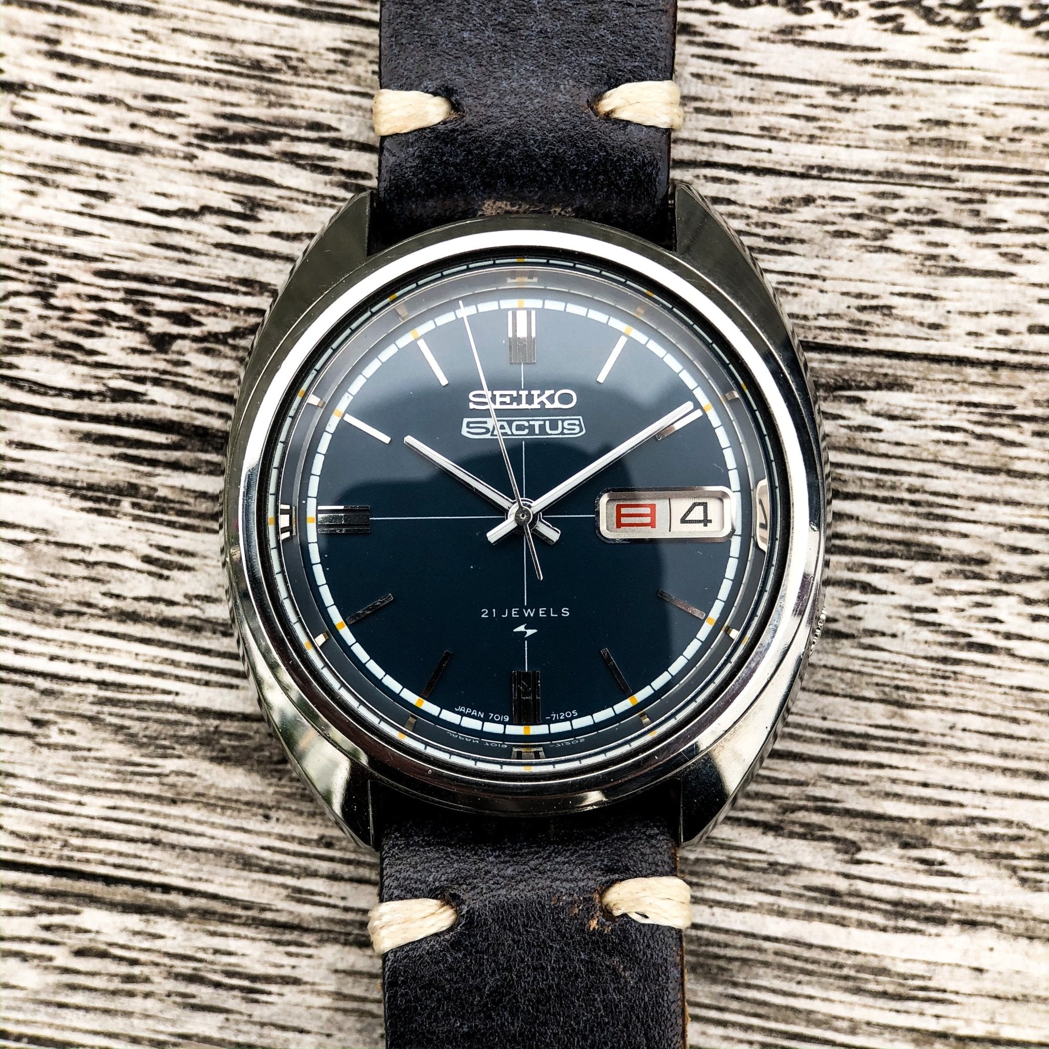 Vintage Watch | Seiko 5 Actus 7019 - 7120 - Samurai Vintage Co.